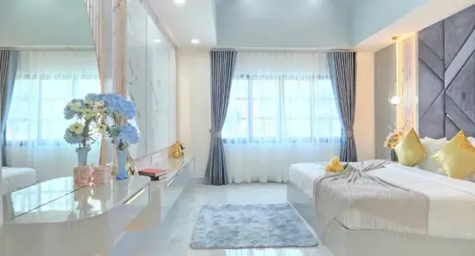 For sale 4 bedrooms house in Bang Lamung, Chonburi