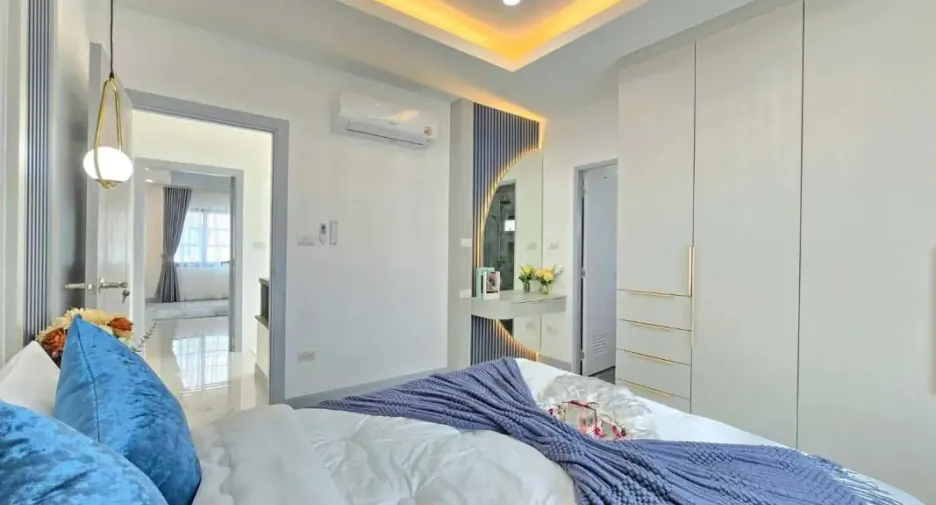 For sale 4 bedrooms house in Bang Lamung, Chonburi