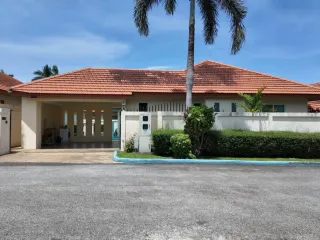 Casa en venta de 4 habitaciones en Bang Lamung, Chonburi