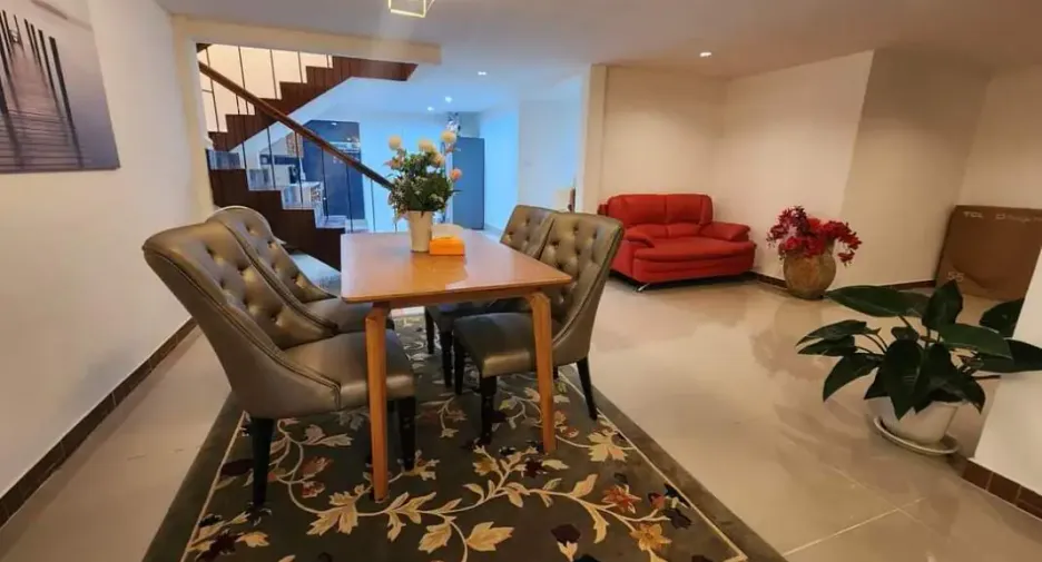 Casa en venta de 5 habitaciones en Bang Lamung, Chonburi