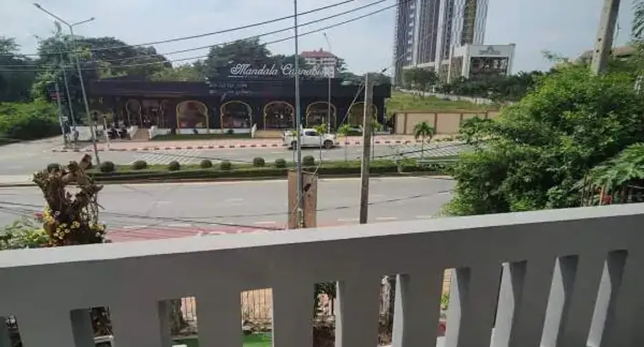 Casa en venta de 5 habitaciones en Bang Lamung, Chonburi