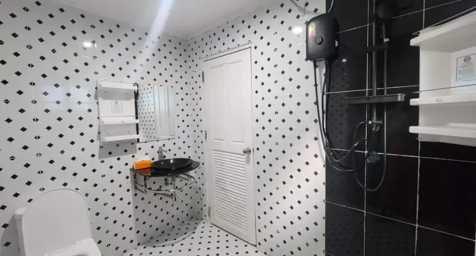 Casa en venta de 5 habitaciones en Bang Lamung, Chonburi