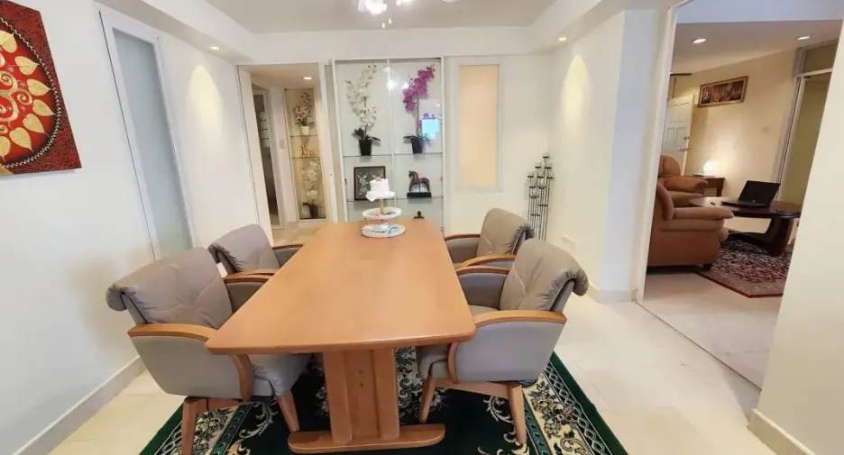 Casa en venta de 5 habitaciones en Bang Lamung, Chonburi