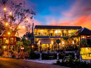 À vendre 4 chambres maison à Bang Saray, Pattaya