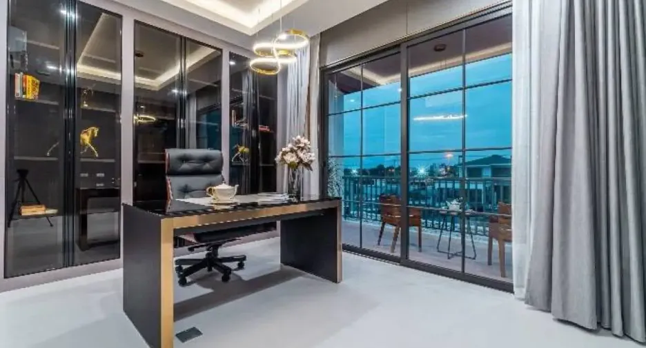 À vendre 5 chambres maison à Bang Lamung, Chonburi