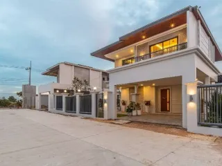 For sale 5 bedrooms house in Bang Lamung, Chonburi