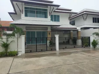 出售 4 卧室 独立屋 在 Bang Lamung, Chon Buri