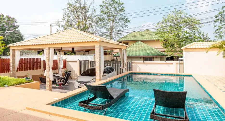 For sale 5 bedrooms house in Bang Lamung, Chonburi