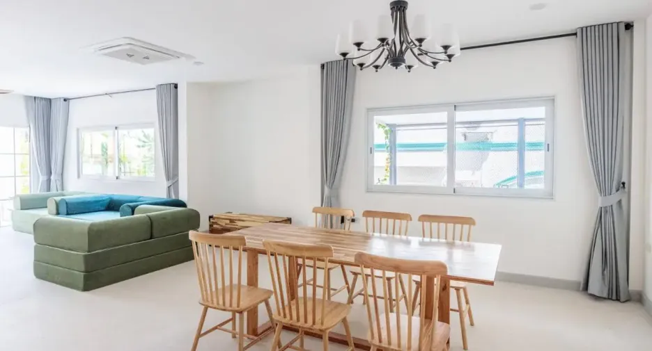 For sale 5 bedrooms house in Bang Lamung, Chonburi