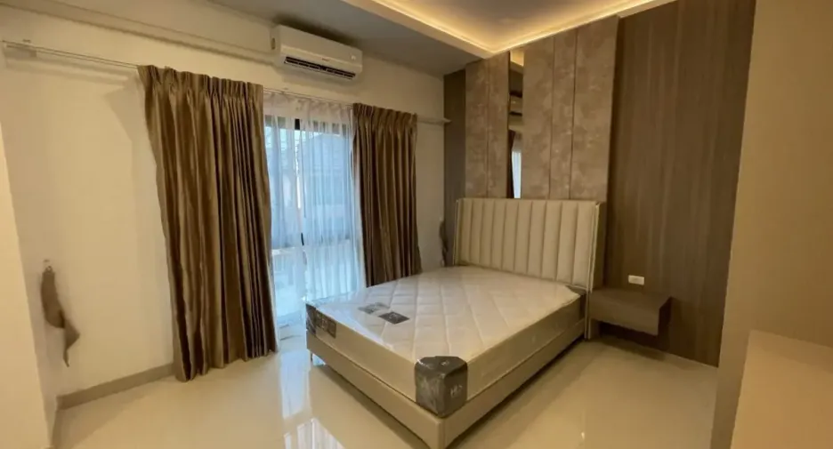For sale 4 ベッドルーム house in Bang Lamung, Chonburi
