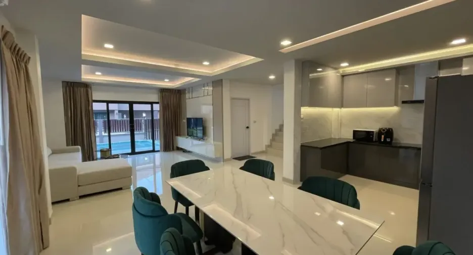 For sale 4 ベッドルーム house in Bang Lamung, Chonburi