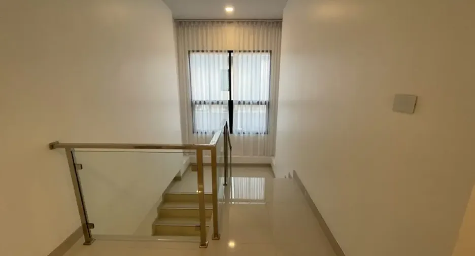 For sale 4 ベッドルーム house in Bang Lamung, Chonburi