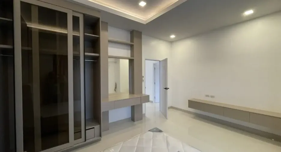 For sale 4 ベッドルーム house in Bang Lamung, Chonburi