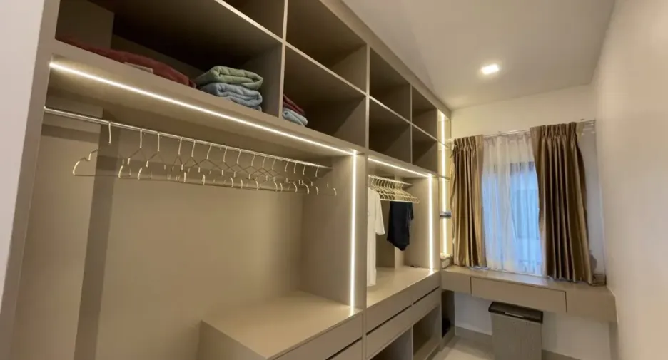 For sale 4 ベッドルーム house in Bang Lamung, Chonburi