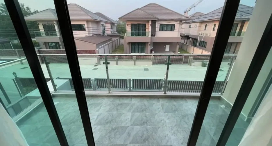 For sale 4 ベッドルーム house in Bang Lamung, Chonburi