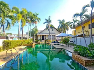 Casa en alquiler y en venta de 4 habitaciones en Bang Lamung, Chonburi