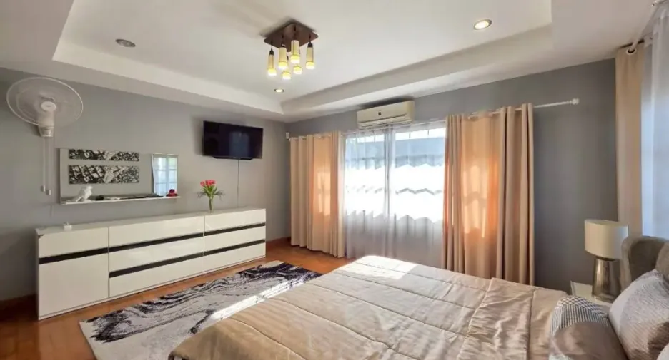 Casa en alquiler y en venta de 4 habitaciones en Bang Lamung, Chonburi
