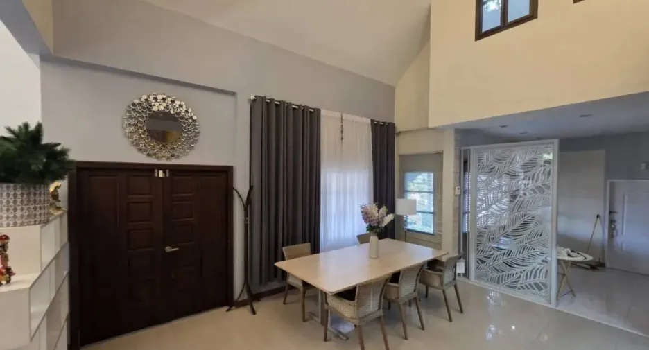 Casa en alquiler y en venta de 4 habitaciones en Bang Lamung, Chonburi