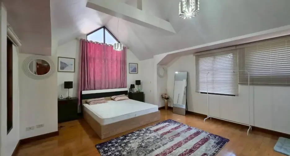 Casa en alquiler y en venta de 4 habitaciones en Bang Lamung, Chonburi