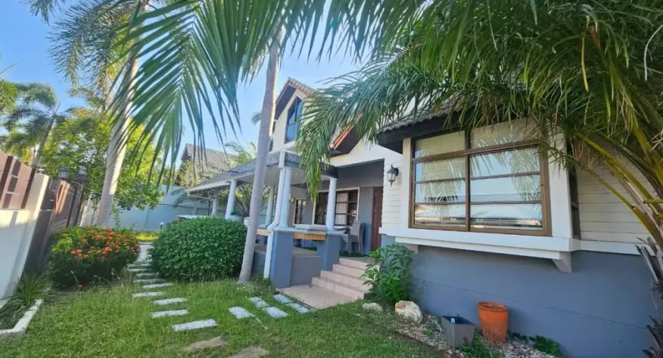 Casa en alquiler y en venta de 4 habitaciones en Bang Lamung, Chonburi