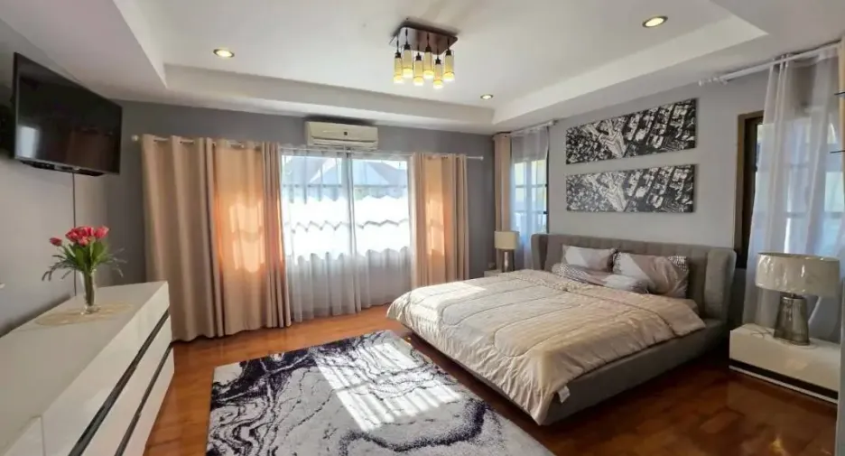Casa en alquiler y en venta de 4 habitaciones en Bang Lamung, Chonburi