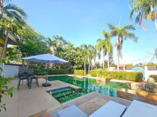Casa en alquiler y en venta de 4 habitaciones en Bang Lamung, Chonburi