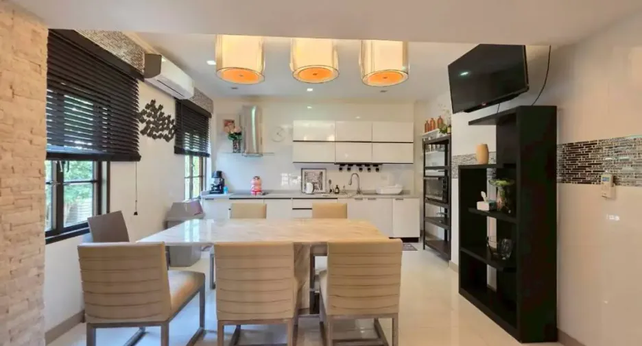 Casa en alquiler y en venta de 4 habitaciones en Bang Lamung, Chonburi