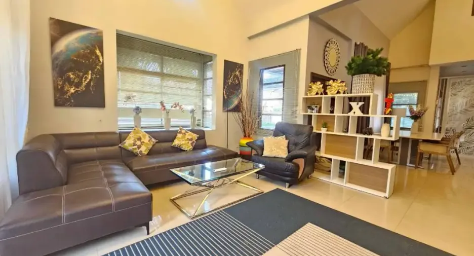 Casa en alquiler y en venta de 4 habitaciones en Bang Lamung, Chonburi