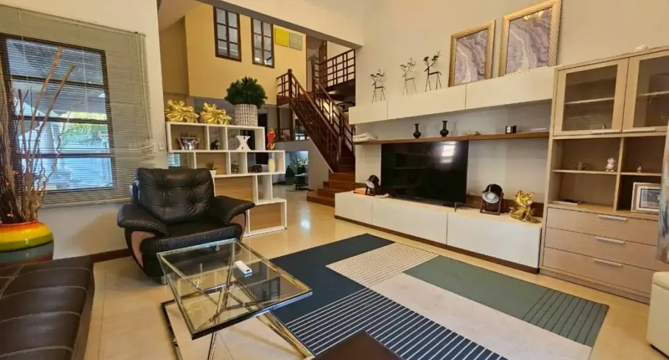 Casa en alquiler y en venta de 4 habitaciones en Bang Lamung, Chonburi