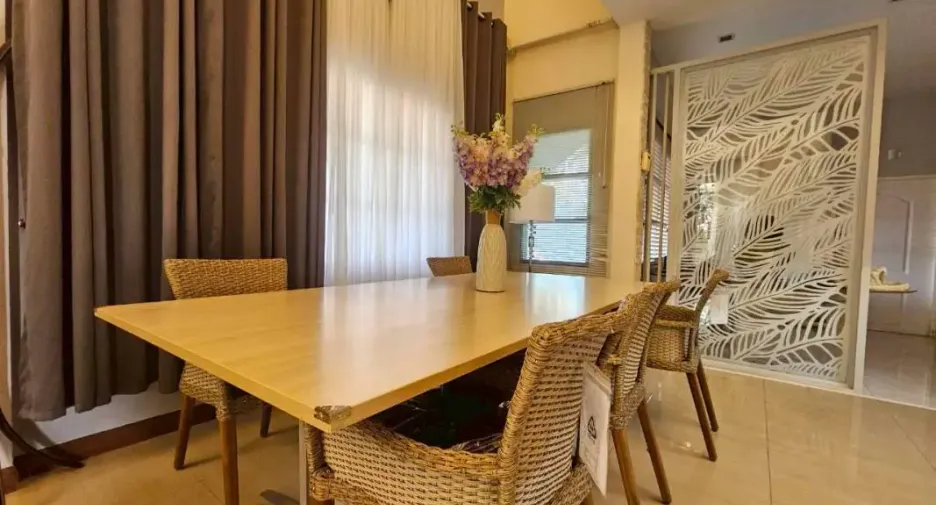 Casa en alquiler y en venta de 4 habitaciones en Bang Lamung, Chonburi