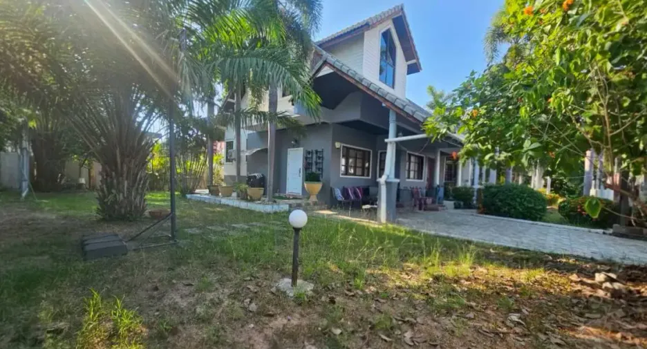 Casa en alquiler y en venta de 4 habitaciones en Bang Lamung, Chonburi