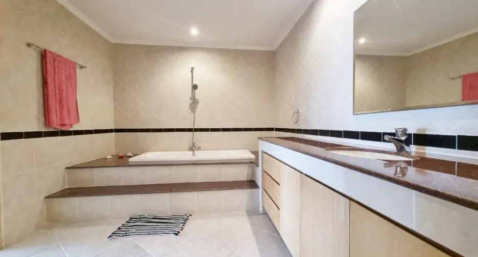 Condo en venta de 2 habitaciones en Bang Lamung, Chonburi
