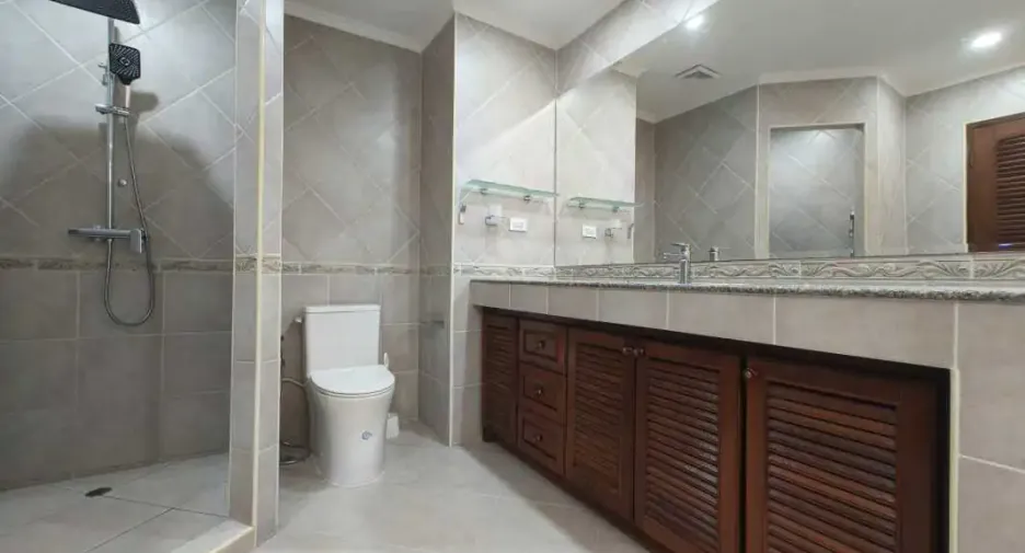 Wohnung zur Miete und zum Kauf mit 1 Zimmer in Jomtien, Pattaya