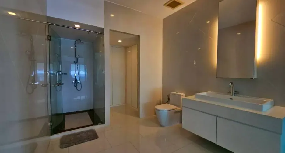 出租 和 出售 2 卧室 公寓 在 Bang Lamung, Chon Buri