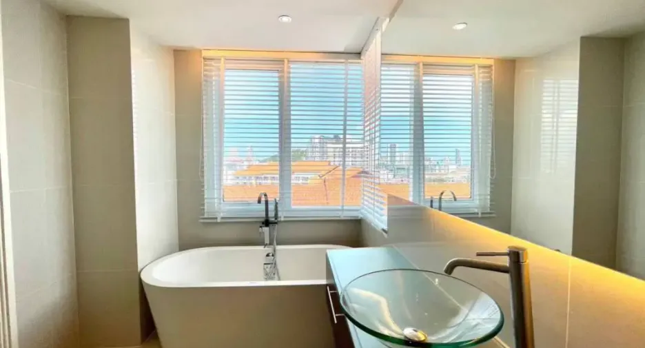 À vendre 2 chambres condo à Bang Lamung, Chonburi