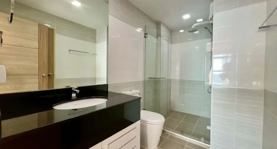 Продажа 2 спальни кондо в Na Jomtien, Паттайя