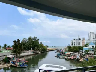 À vendre 2 chambres condo à Na Jomtien, Pattaya