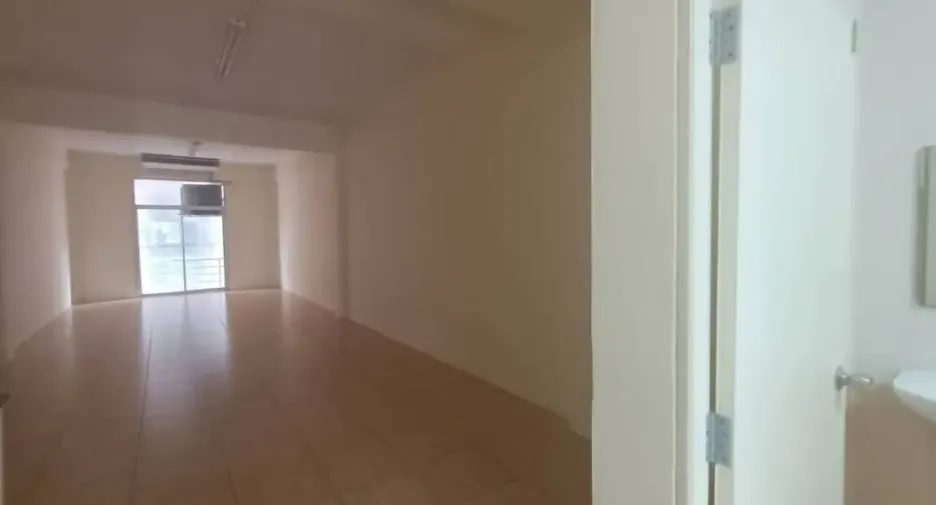 For sale retail Space in Bang Lamung, Chonburi