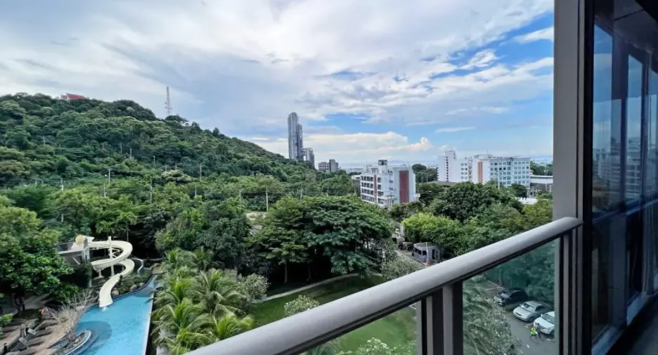 Condo en venta de 2 habitaciones en Bang Lamung, Chonburi