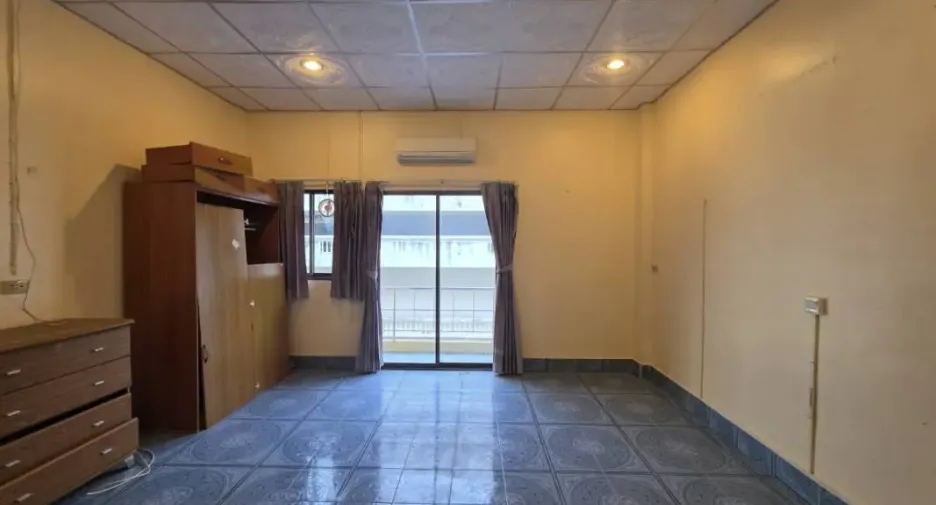 For sale retail Space in Bang Lamung, Chonburi