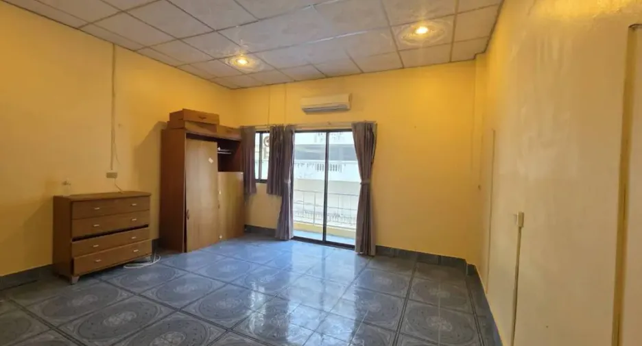 For sale retail Space in Bang Lamung, Chonburi