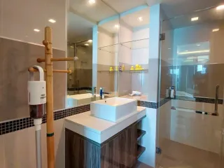 For sale 1 bed condo in Bang Lamung, Chonburi