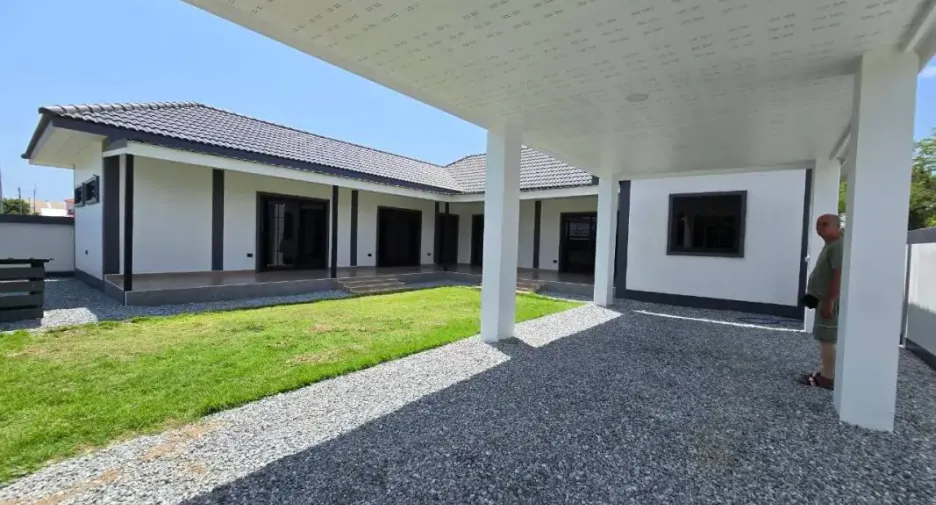 For sale 3 ベッドルーム house in Bang Lamung, Chonburi