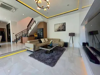 出售 4 卧室 独立屋 在 Bang Lamung, Chon Buri