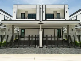 出售 4 卧室 独立屋 在 Bang Lamung, Chon Buri
