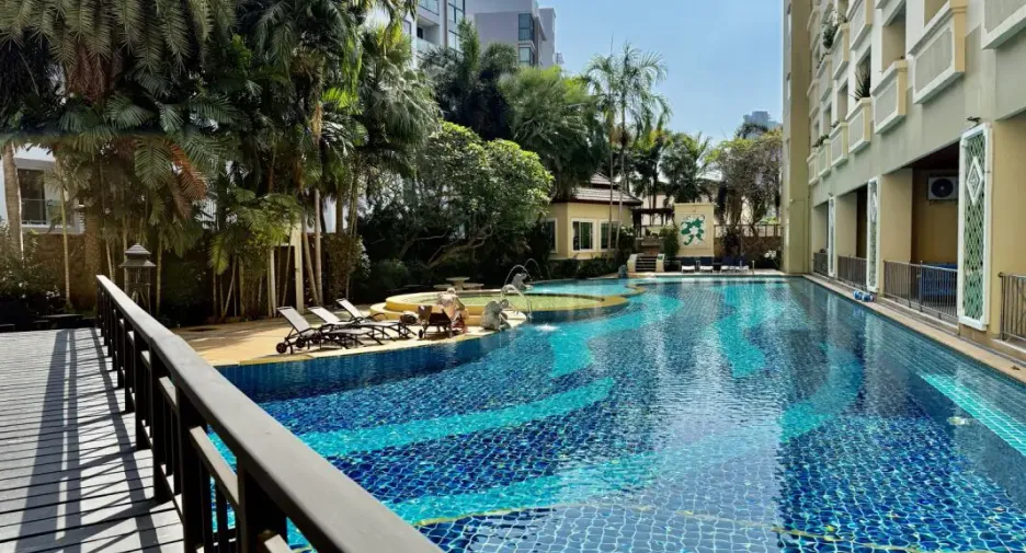 For sale 2 bedrooms condo in Jomtien, Pattaya
