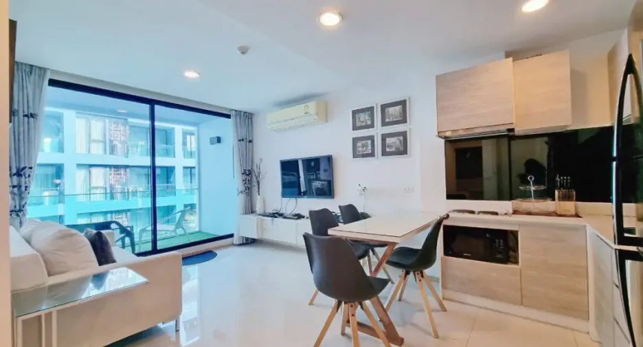 For sale 2 bedrooms condo in Jomtien, Pattaya