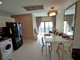 Condo en alquiler y en venta de 2 habitaciones en Bang Lamung, Chonburi