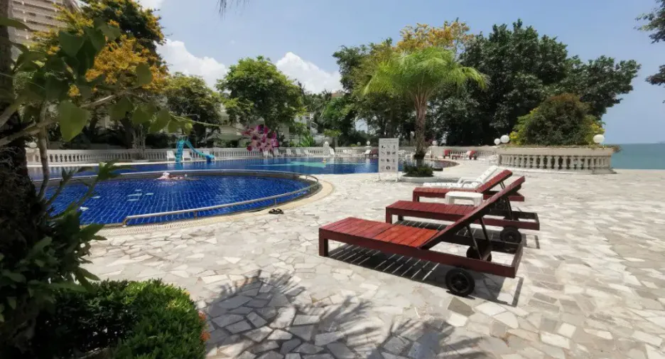 For sale 1 bed condo in Bang Lamung, Chonburi