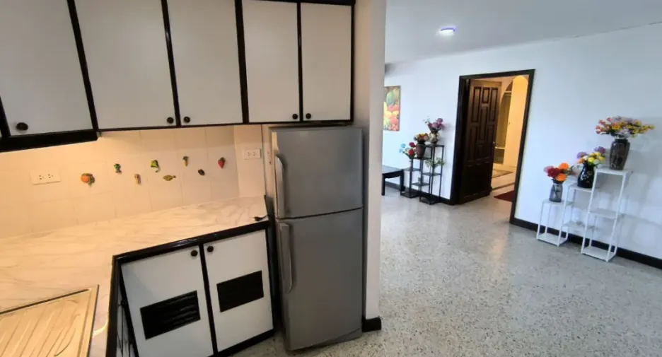 À vendre 2 chambres condo à Na Jomtien, Pattaya